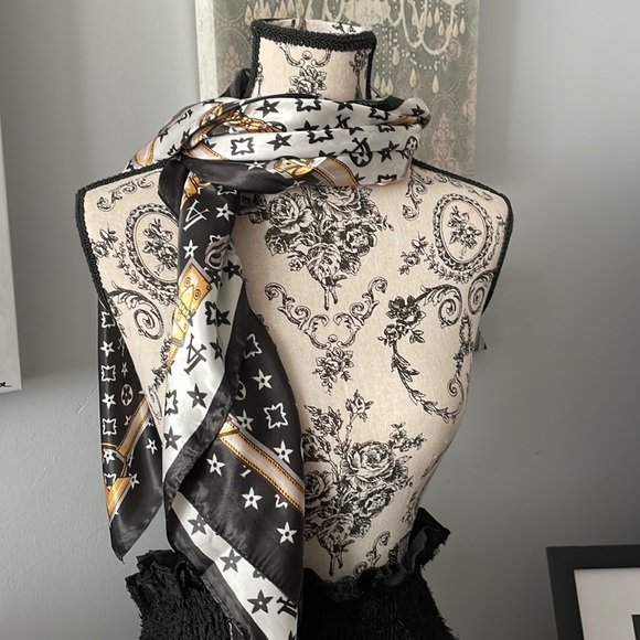 Silk Like Head/Neck/Purse Scarf - Picture 6 of 10